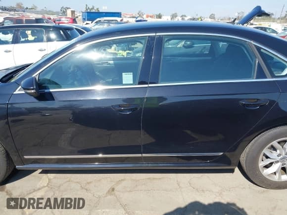 ✅ 2017 Volkswagen Passat S • VIN: 1VWAT7A3XHC083053 • Lot: 43109051. Wystawiony na IAAI z przebiegiem 58 708 mil. Bezpłatny archiwum sprzedaży aukcyjnych z USA i szczegółowy raport historii pojazdu na DreamBid. Zdjęcie 14.
