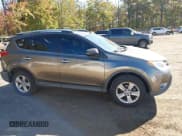 ✅ 2013 Toyota RAV4 XLE • VIN: JTMRFREV7DD009985 • Lot: 43473065. Wystawiony na IAAI z przebiegiem 104 529 mil. Bezpłatny archiwum sprzedaży aukcyjnych z USA i szczegółowy raport historii pojazdu na DreamBid. Zdjęcie 12.