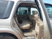 ✅ 2002 Lincoln Navigator • VIN: 5LMFU28RX2LJ01389 • Lot: 42810161. Wystawiony na IAAI z przebiegiem Nie podano. Bezpłatny archiwum sprzedaży aukcyjnych z USA i szczegółowy raport historii pojazdu na DreamBid. Zdjęcie 8.