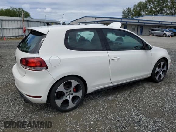 ✅ 2011 Volkswagen Golf GTI PZEV • VIN: WVWFD7AJ0BW081726 • Лот: 58098285. Опубликован ранее на Copart с пробегом 112 209 миль. Бесплатный доступ к архиву аукционных продаж из США и подробный отчёт об истории автомобиля на DreamBid. Изображение 3.
