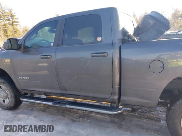 ✅ 2022 Ram 2500 Big Horn • VIN: 3C6UR5DJ8NG231908 • Лот: 41626205. Опубликован ранее на IAAI с пробегом 74 481 миль. Бесплатный доступ к архиву аукционных продаж из США и подробный отчёт об истории автомобиля на DreamBid. Изображение 14.