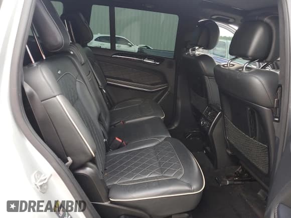 ✅ 2016 Mercedes-Benz GL 550 • VIN: 4JGDF7DE4GA707438 • Lot: 66001945. Wystawiony na Copart z przebiegiem 102 091 mil. Bezpłatny archiwum sprzedaży aukcyjnych z USA i szczegółowy raport historii pojazdu na DreamBid. Zdjęcie 11.