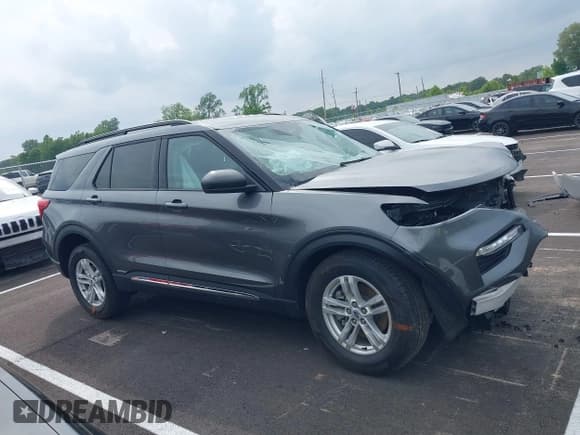 ✅ 2024 Ford Explorer XLT • VIN: 1FMSK7DH6RGA86877 • Lot: 42273669. Wystawiony na IAAI z przebiegiem 32 234 mil. Bezpłatny archiwum sprzedaży aukcyjnych z USA i szczegółowy raport historii pojazdu na DreamBid. Zdjęcie 13.