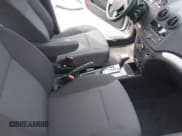 ✅ 2010 Chevrolet Aveo 1LT • VIN: KL1TD5DE7AB133551 • Lot: 42499135. Wystawiony na IAAI z przebiegiem 46 294 mil. Bezpłatny archiwum sprzedaży aukcyjnych z USA i szczegółowy raport historii pojazdu na DreamBid. Zdjęcie 5.