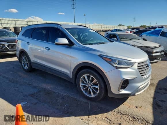 2017 Hyundai Santa Fe SE z VIN KM8SM4HF3HU235974, wystawiony jako Copart lot #82238885 z przebiegiem 98 649 mil mil oraz Szkoda całkowita • Salvage title. Historia ofert i sprzedaży dostępna na DreamBid. Obrazek 4.