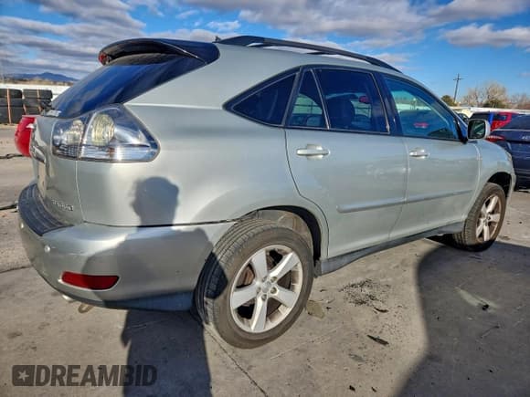 ✅ 2007 Lexus RX 350 • VIN: 2T2HK31UX7C010692 • Lot: 94482795. Listed on Copart with 193,224 mi. Free auction sales archive from the USA and detailed vehicle history report at DreamBid. Image 3.