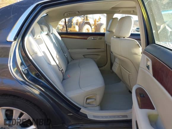 ✅ 2011 Toyota Avalon Limited • VIN: 4T1BK3DB8BU374802 • Lot: 43655728. Wystawiony na IAAI z przebiegiem 61 386 mil. Bezpłatny archiwum sprzedaży aukcyjnych z USA i szczegółowy raport historii pojazdu na DreamBid. Zdjęcie 8.