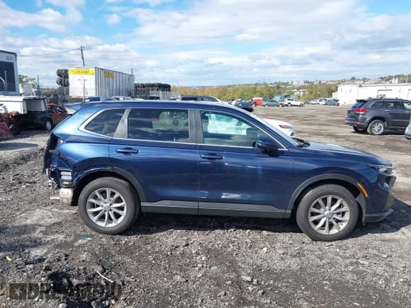 ✅ 2025 Honda CR-V EX-L • VIN: 2HKRS4H75SH462960 • Лот: 43495893. Опубликован ранее на IAAI с пробегом 5 300 миль. Бесплатный доступ к архиву аукционных продаж из США и подробный отчёт об истории автомобиля на DreamBid. Изображение 13.