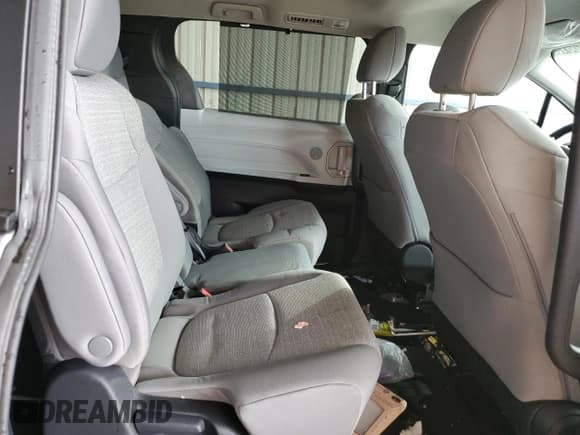 ✅ 2025 Toyota Sienna LE • VIN: 5TDKSKFC9SS202125 • Lot: 81468155. Listed on Copart with 2,109 mi. Free auction sales archive from the USA and detailed vehicle history report at DreamBid. Image 11.