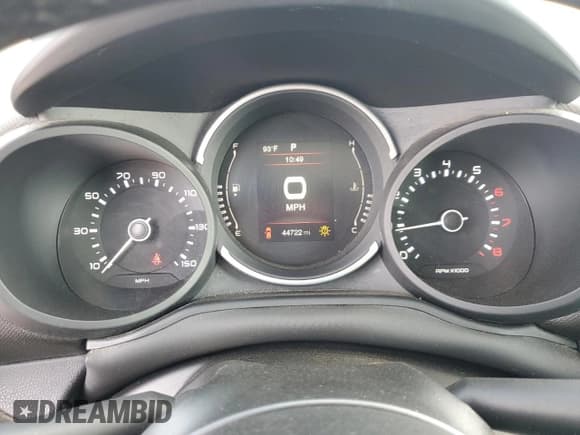 ✅ 2018 FIAT 500L Trekking • VIN: ZFBCFADH6JZ040990 • Lot: 68381375. Listed on Copart with 44,722 mi. Free auction sales archive from the USA and detailed vehicle history report at DreamBid. Image 9.