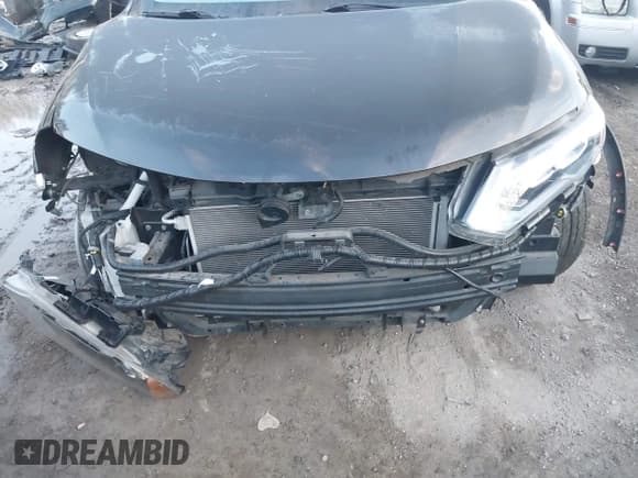 ✅ 2017 Nissan Rogue SL • VIN: 5N1AT2MV3HC765240 • Lot: 43917620. Wystawiony na IAAI z przebiegiem 73 664 mil. Bezpłatny archiwum sprzedaży aukcyjnych z USA i szczegółowy raport historii pojazdu na DreamBid. Zdjęcie 6.