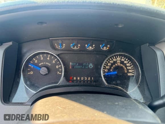 ✅ 2014 Ford F-150 XLT • VIN: 1FTFW1EF7EFC09350 • Лот: 94135375. Опубликован ранее на Copart с пробегом 230 987 миль. Бесплатный доступ к архиву аукционных продаж из США и подробный отчёт об истории автомобиля на DreamBid. Изображение 10.