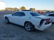 ✅ 2010 Dodge Challenger R/T Classic • VIN: 2B3CJ5DT5AH111556 • Lot: 41041265. Wystawiony na IAAI z przebiegiem 266 000 mil. Bezpłatny archiwum sprzedaży aukcyjnych z USA i szczegółowy raport historii pojazdu na DreamBid. Zdjęcie 3.
