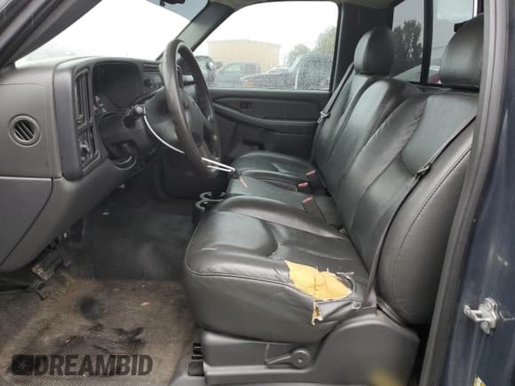 ✅ 2005 Chevrolet Silverado 1500 Work Truck • VIN: 1GCEC14VX5Z145123 • Лот: 76086134. Опубликован ранее на Copart с пробегом 97 416 миль. Бесплатный доступ к архиву аукционных продаж из США и подробный отчёт об истории автомобиля на DreamBid. Изображение 7.