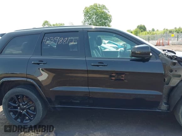 ✅ 2019 Jeep Grand Cherokee Upland • VIN: 1C4RJFAG3KC561877 • Lot: 42398812. Listed on IAAI with 69,556 mi. Free auction sales archive from the USA and detailed vehicle history report at DreamBid. Image 14.
