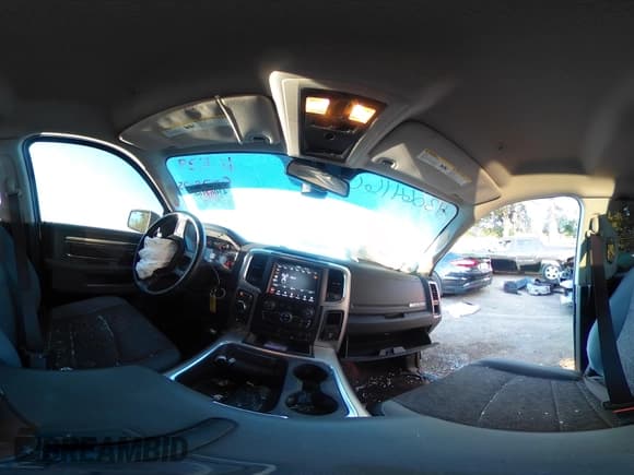 ✅ 2018 Ram 1500 Big Horn • VIN: 3C6RR7LTXJG143442 • Lot: 43064166. Wystawiony na IAAI z przebiegiem 98 045 mil. Bezpłatny archiwum sprzedaży aukcyjnych z USA i szczegółowy raport historii pojazdu na DreamBid. Zdjęcie 19.