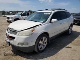 2012 Chevrolet Traverse LTZ z VIN 1GNKRLED0CJ408001, wystawiony jako Copart lot #69318945 z przebiegiem 120 744 mil mil oraz Szkoda całkowita • Salvage title. Historia ofert i sprzedaży dostępna na DreamBid. Obrazek 1.