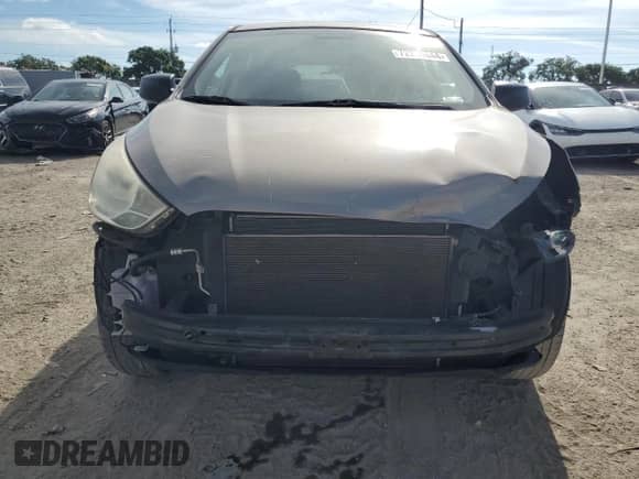 2013 Hyundai Tucson GL z VIN KM8JT3AB5DU654984, wystawiony jako Copart lot #72258644 z przebiegiem 123 394 mil mil oraz Szkoda całkowita • Salvage title. Historia ofert i sprzedaży dostępna na DreamBid. Obrazek 5.