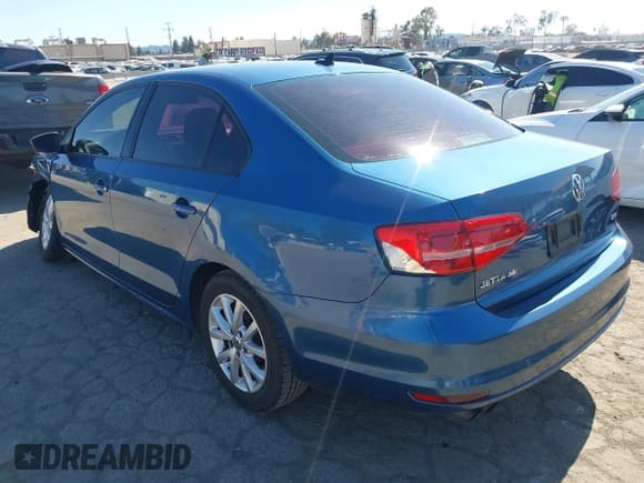✅ 2015 Volkswagen Jetta SE • VIN: 3VWD17AJXFM261556 • Lot: 42227068. Listed on IAAI with 135,370 mi. Free auction sales archive from the USA and detailed vehicle history report at DreamBid. Image 3.