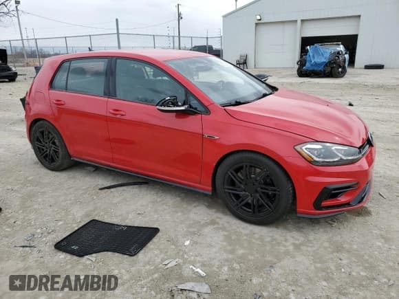 ✅ 2019 Volkswagen Golf R • VIN: WVWVA7AU6KW228534 • Lot: 50222225. Wystawiony na Copart z przebiegiem 52 338 mil. Bezpłatny archiwum sprzedaży aukcyjnych z USA i szczegółowy raport historii pojazdu na DreamBid. Zdjęcie 4.