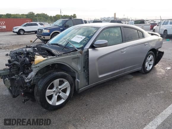 ✅ 2013 Dodge Charger SE • VIN: 2C3CDXBG9DH689272 • Лот: 43444786. Опубликован ранее на IAAI с пробегом 216 920 миль. Бесплатный доступ к архиву аукционных продаж из США и подробный отчёт об истории автомобиля на DreamBid. Изображение 2.