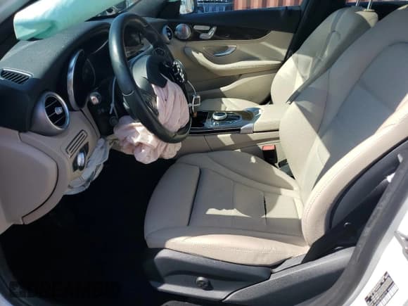 ✅ 2018 Mercedes-Benz C 300 • VIN: WDDWF4KB7JR345219 • Лот: 80257585. Опубликован ранее на Copart с пробегом 138 850 миль. Бесплатный доступ к архиву аукционных продаж из США и подробный отчёт об истории автомобиля на DreamBid. Изображение 7.