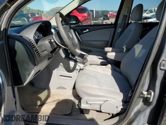 ✅ 2007 Saturn VUE I4 • VIN: 5GZCZ33D17S875863 • Lot: 43223685. Wystawiony na Copart z przebiegiem 121 491 mil. Bezpłatny archiwum sprzedaży aukcyjnych z USA i szczegółowy raport historii pojazdu na DreamBid. Zdjęcie 7.