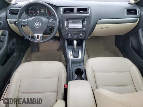 ✅ 2014 Volkswagen Jetta TDI w/Premium/Nav • VIN: 3VWLL7AJ2EM415889 • Лот: 53643425. Опубликован ранее на Copart с пробегом 174 183 миль. Бесплатный доступ к архиву аукционных продаж из США и подробный отчёт об истории автомобиля на DreamBid. Изображение 8.