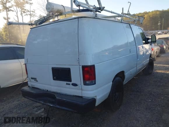 ✅ 2012 Ford Econoline Cargo Commercial • VIN: 1FTNE1EW7CDB34690 • Lot: 43413260. Wystawiony na IAAI z przebiegiem 230 224 mil. Bezpłatny archiwum sprzedaży aukcyjnych z USA i szczegółowy raport historii pojazdu na DreamBid. Zdjęcie 4.