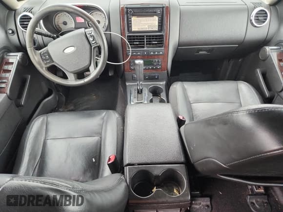 ✅ 2007 Ford Explorer Limited • VIN: 1FMEU75817UB03301 • Lot: 65302585. Listed on Copart with 256,316 mi. Free auction sales archive from the USA and detailed vehicle history report at DreamBid. Image 8.