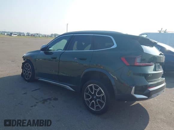 ✅ 2023 BMW X1 xDrive28i • VIN: WBX73EF04P5X48969 • Lot: 42808750. Wystawiony na IAAI z przebiegiem 33 473 mil. Bezpłatny archiwum sprzedaży aukcyjnych z USA i szczegółowy raport historii pojazdu na DreamBid. Zdjęcie 3.