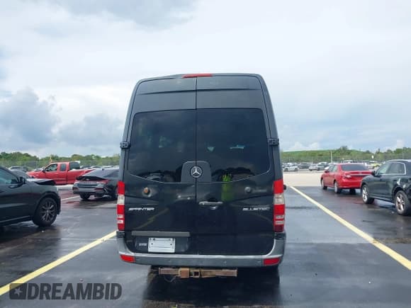 ✅ 2014 Mercedes-Benz Sprinter Passenger • VIN: WDZPE8CD1E5884005 • Lot: 43184369. Wystawiony na IAAI z przebiegiem 378 703 mil. Bezpłatny archiwum sprzedaży aukcyjnych z USA i szczegółowy raport historii pojazdu na DreamBid. Zdjęcie 16.