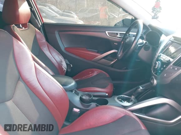 ✅ 2012 Hyundai Veloster w/Gray Int • VIN: KMHTC6AD6CU058180 • Lot: 41437903. Wystawiony na IAAI z przebiegiem 198 066 mil. Bezpłatny archiwum sprzedaży aukcyjnych z USA i szczegółowy raport historii pojazdu na DreamBid. Zdjęcie 5.