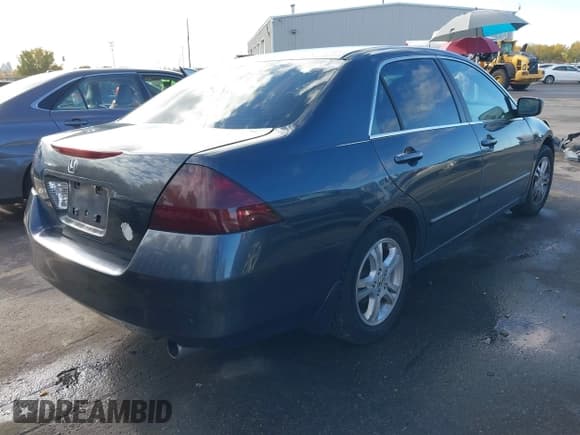 ✅ 2006 Honda Accord EX • VIN: 1HGCM56726A093675 • Лот: 43604641. Опубликован ранее на IAAI с пробегом 208 996 миль. Бесплатный доступ к архиву аукционных продаж из США и подробный отчёт об истории автомобиля на DreamBid. Изображение 4.