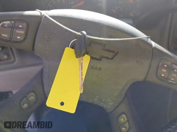 ✅ 2005 Chevrolet Suburban LS • VIN: 1GNEC16Z85J255741 • Lot: 42817907. Listed on IAAI with 383,855 mi. Free auction sales archive from the USA and detailed vehicle history report at DreamBid. Image 11.