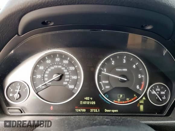 2015 BMW 3 Series 328d xDrive с VIN WBA3K5C53FK301674, выставлен на аукционе Copart как лот 65007325 с пробегом 124 789 миль миль и Списание • Salvage title. История ставок и продаж доступна на DreamBid. Изображение 9.