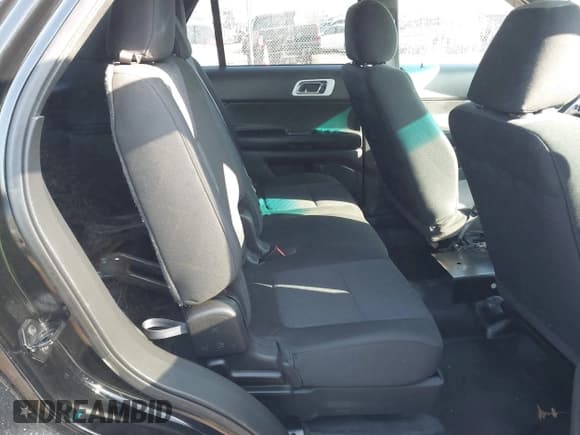 ✅ 2014 Ford Police Interceptor Utility • VIN: 1FM5K8AR0EGC14072 • Lot: 41781060. Wystawiony na IAAI z przebiegiem 173 354 mil. Bezpłatny archiwum sprzedaży aukcyjnych z USA i szczegółowy raport historii pojazdu na DreamBid. Zdjęcie 8.