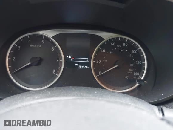 ✅ 2024 Nissan Versa S • VIN: 3N1CN8DV7RL911738 • Lot: 43607977. Wystawiony na IAAI z przebiegiem 8 454 mil. Bezpłatny archiwum sprzedaży aukcyjnych z USA i szczegółowy raport historii pojazdu na DreamBid. Zdjęcie 7.