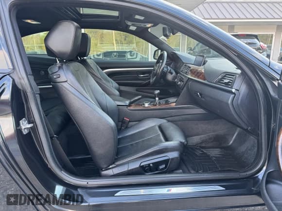 ✅ 2014 BMW 4 Series 435i xDrive • VIN: WBA3R5C50EF784642 • Lot: 56781275. Wystawiony na Copart z przebiegiem 80 550 mil. Bezpłatny archiwum sprzedaży aukcyjnych z USA i szczegółowy raport historii pojazdu na DreamBid. Zdjęcie 5.