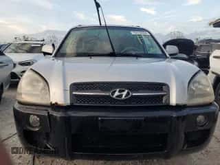 2008 Hyundai Tucson SE z VIN KM8JN72D58U878425, wystawiony jako Copart lot #75510894 z przebiegiem Nie podano mil oraz Nie do naprawy • Non repairable. Historia ofert i sprzedaży dostępna na DreamBid. Obrazek 5.