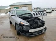 ✅ 2016 Jeep Cherokee Latitude • VIN: 1C4PJMCS8GW173837 • Lot: 46993795. Wystawiony na Copart z przebiegiem 117 558 mil. Bezpłatny archiwum sprzedaży aukcyjnych z USA i szczegółowy raport historii pojazdu na DreamBid. Zdjęcie 11.