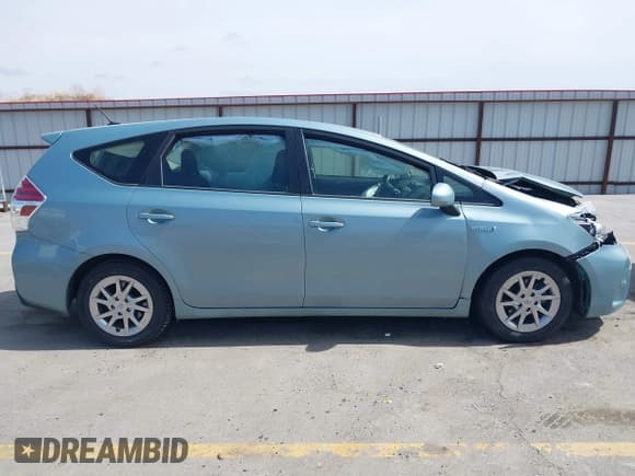 ✅ 2017 Toyota Prius Two • VIN: JTDZN3EU3HJ073987 • Lot: 41962458. Listed on IAAI with 84,464 mi. Free auction sales archive from the USA and detailed vehicle history report at DreamBid. Image 13.