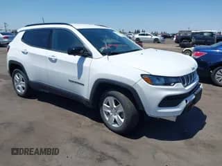 2022 Jeep Compass Latitude with VIN 3C4NJDBB7NT131221, listed as a IAAI auction lot 42767097 with 28,934 mi miles and . Bid and sale history available at DreamBid. Image 1.