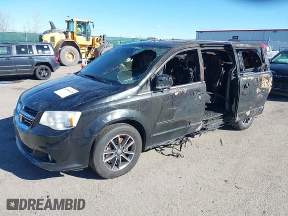 ✅ 2017 Dodge Grand Caravan SXT • VIN: 2C4RDGCG4HR677308 • Lot: 42983478. Listed on IAAI with 112,000 mi. Free auction sales archive from the USA and detailed vehicle history report at DreamBid. Image 2.