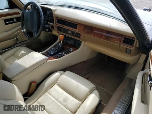 ✅ 1995 Jaguar XJS • VIN: SAJNX2346SC195018 • Лот: 76154964. Опубликован ранее на Copart с пробегом 31 484 миль. Бесплатный доступ к архиву аукционных продаж из США и подробный отчёт об истории автомобиля на DreamBid. Изображение 8.