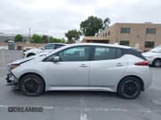 ✅ 2023 Nissan LEAF SV Plus • VIN: 1N4CZ1CV2PC551299 • Lot: 42773918. Wystawiony na IAAI z przebiegiem 30 405 mil. Bezpłatny archiwum sprzedaży aukcyjnych z USA i szczegółowy raport historii pojazdu na DreamBid. Zdjęcie 15.