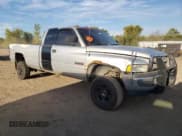 ✅ 2002 Dodge 2500 • VIN: 3B7KF23642M256418 • Лот: 71665395. Опубликован ранее на Copart с пробегом 94 189 миль. Бесплатный доступ к архиву аукционных продаж из США и подробный отчёт об истории автомобиля на DreamBid. Изображение 4.
