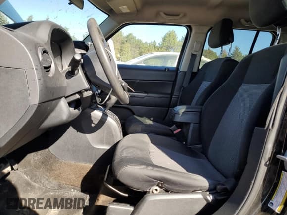 ✅ 2014 Jeep Patriot Sport • VIN: 1C4NJPBAXED819115 • Lot: 90214885. Listed on Copart with 127,369 mi. Free auction sales archive from the USA and detailed vehicle history report at DreamBid. Image 7.