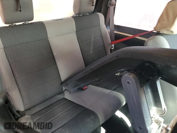 ✅ 2007 Jeep Wrangler X • VIN: 1J4FA241X7L193766 • Lot: 91858125. Wystawiony na Copart z przebiegiem 102 044 mil. Bezpłatny archiwum sprzedaży aukcyjnych z USA i szczegółowy raport historii pojazdu na DreamBid. Zdjęcie 10.