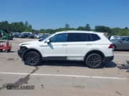 ✅ 2022 Volkswagen Tiguan SE • VIN: 3VV2B7AX2NM096940 • Lot: 42850064. Wystawiony na IAAI z przebiegiem 52 304 mil. Bezpłatny archiwum sprzedaży aukcyjnych z USA i szczegółowy raport historii pojazdu na DreamBid. Zdjęcie 15.